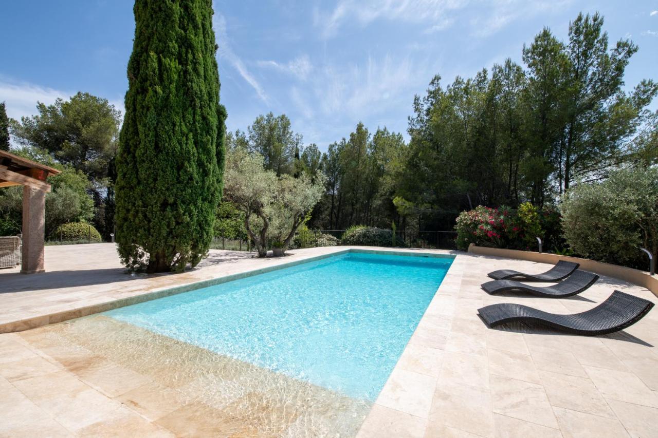 Villa De Charme En Campagne Avec Piscine Privee Et Nature Luxuriante Le Beausset Exterior photo